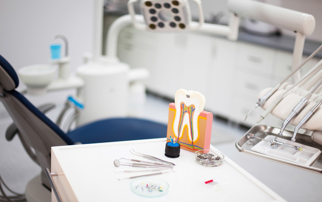 新莊舒適美數位牙醫診所，牙齦流血只是火氣大？當心這可能是「掉牙」的前兆！